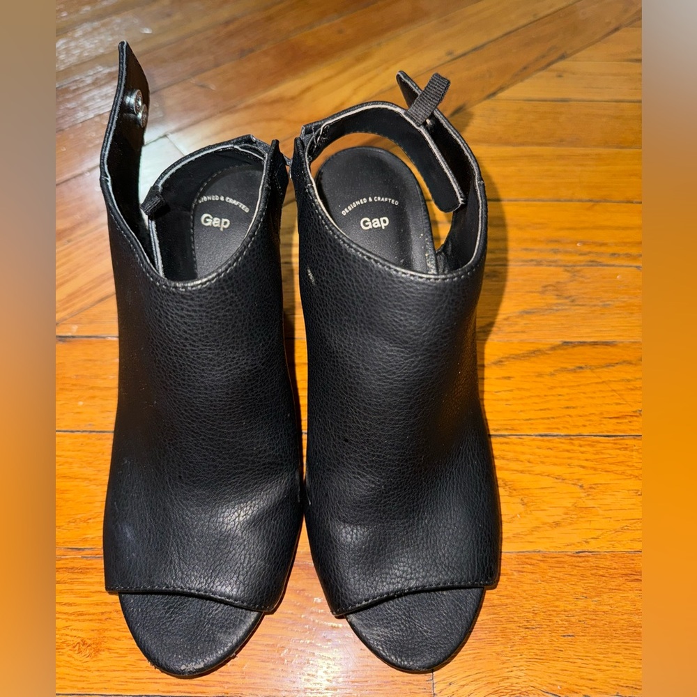gap wedged black open toe boots